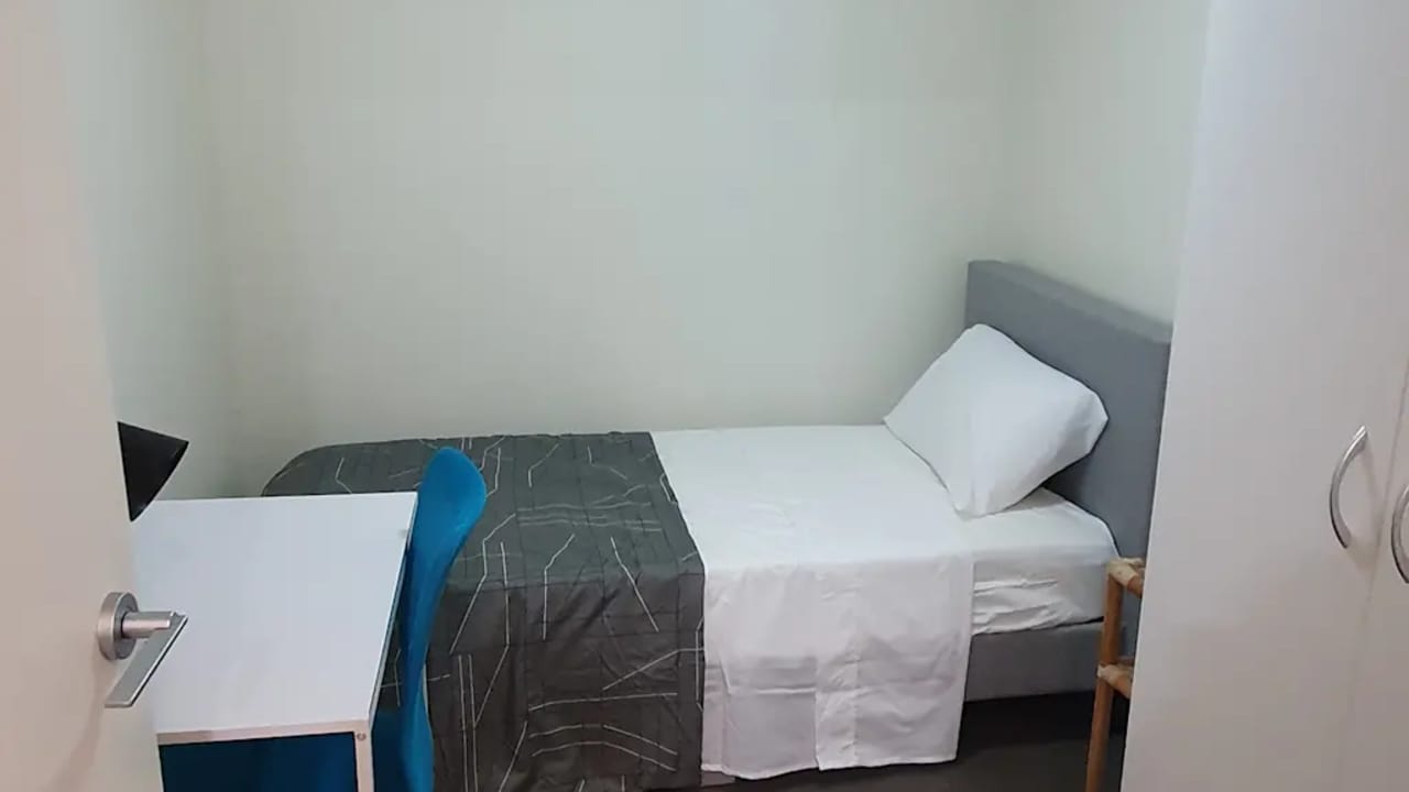 Furnished room in a flatshare