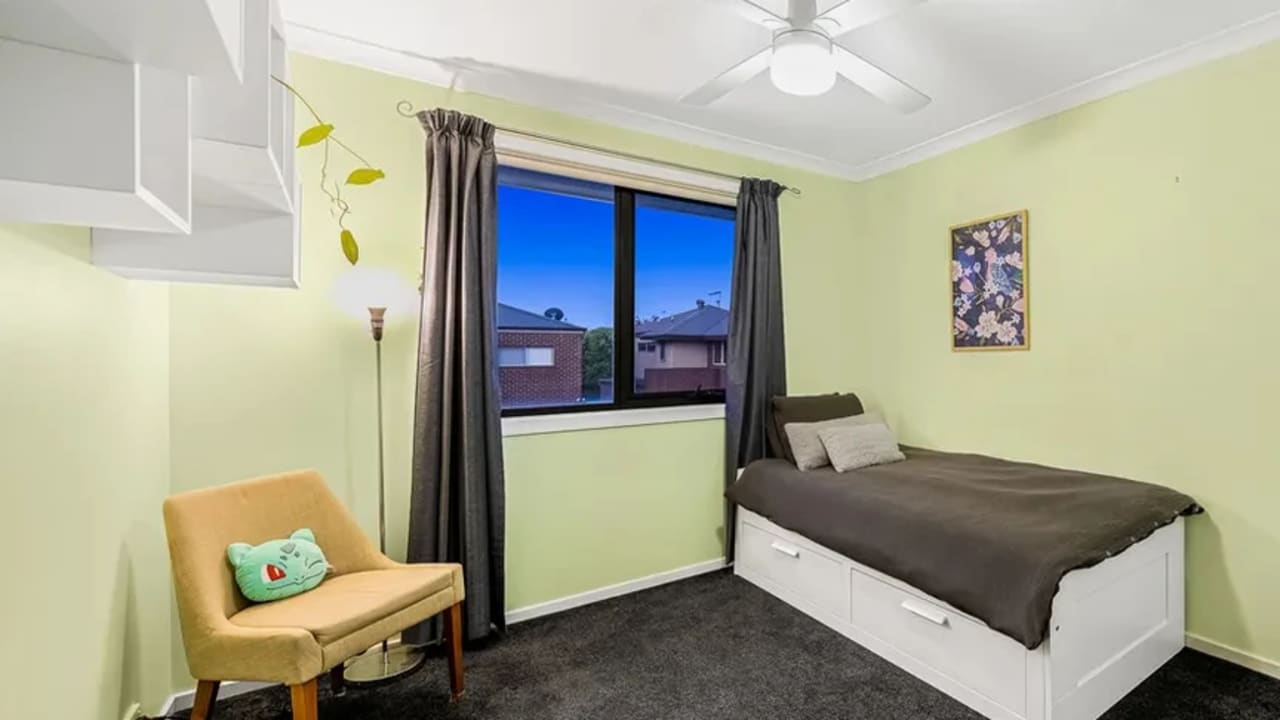 Room in a share house