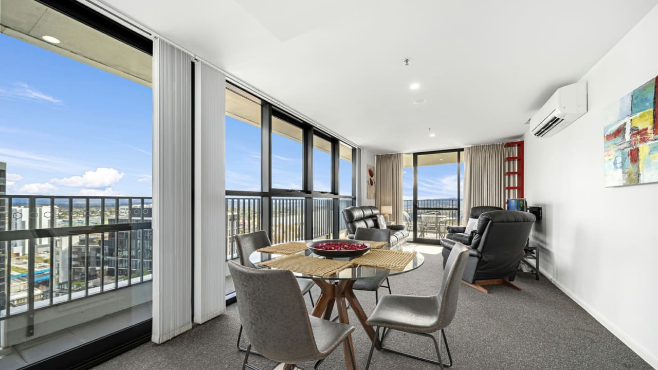 Furnished room in a flatshare