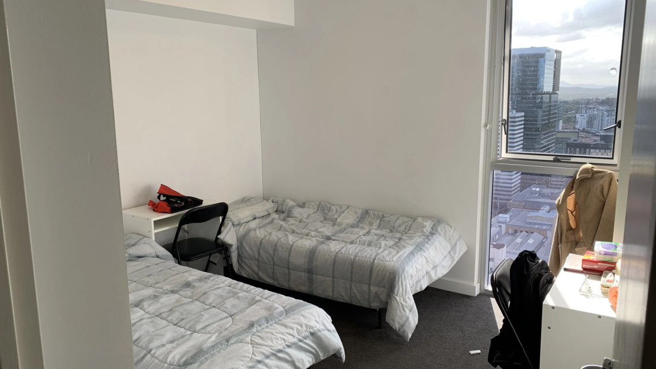 Furnished room in a flatshare