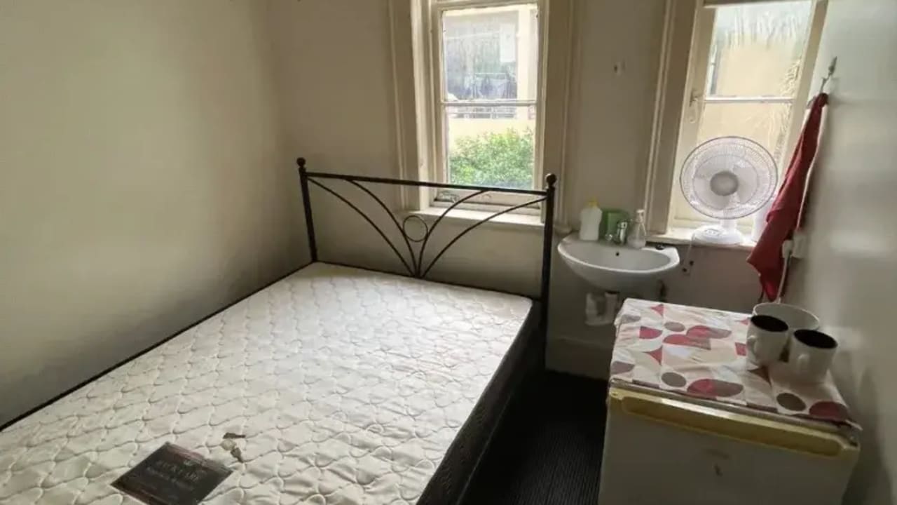 Furnished room in a share house