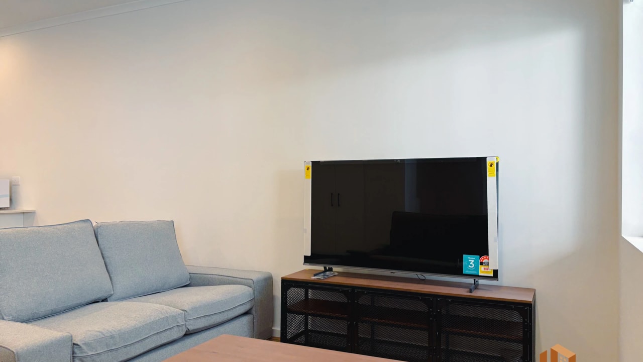 Furnished room with ensuite in a flatshare