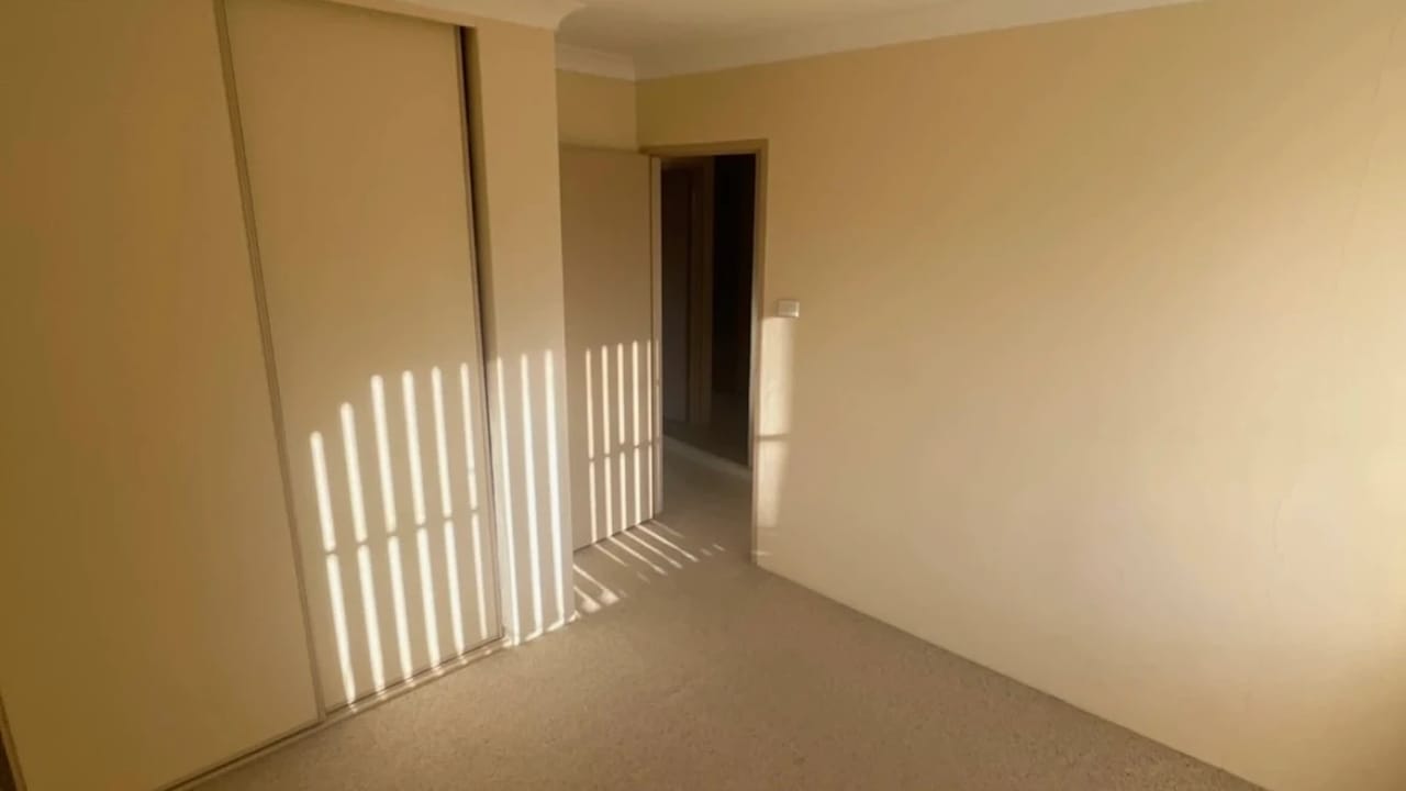 Unfurnished room in a flatshare