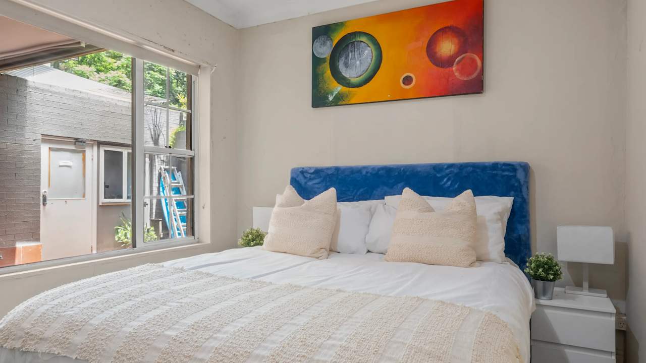 Furnished room in a share house