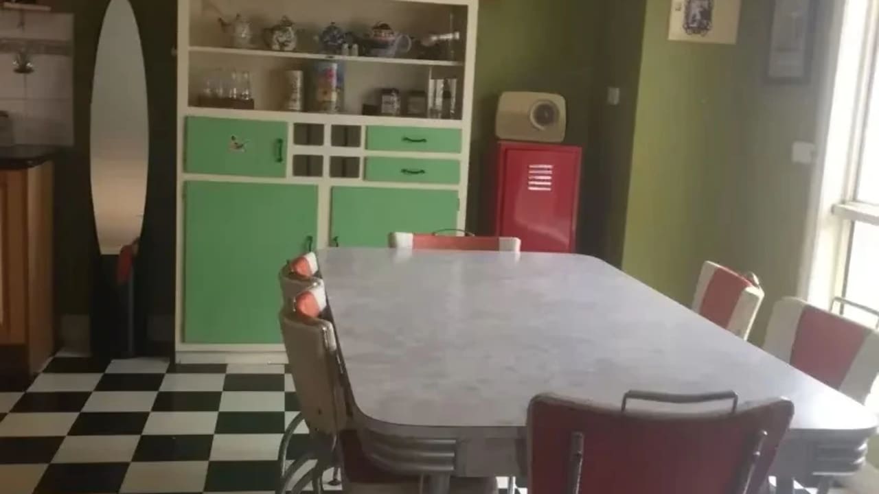 Furnished room in a flatshare