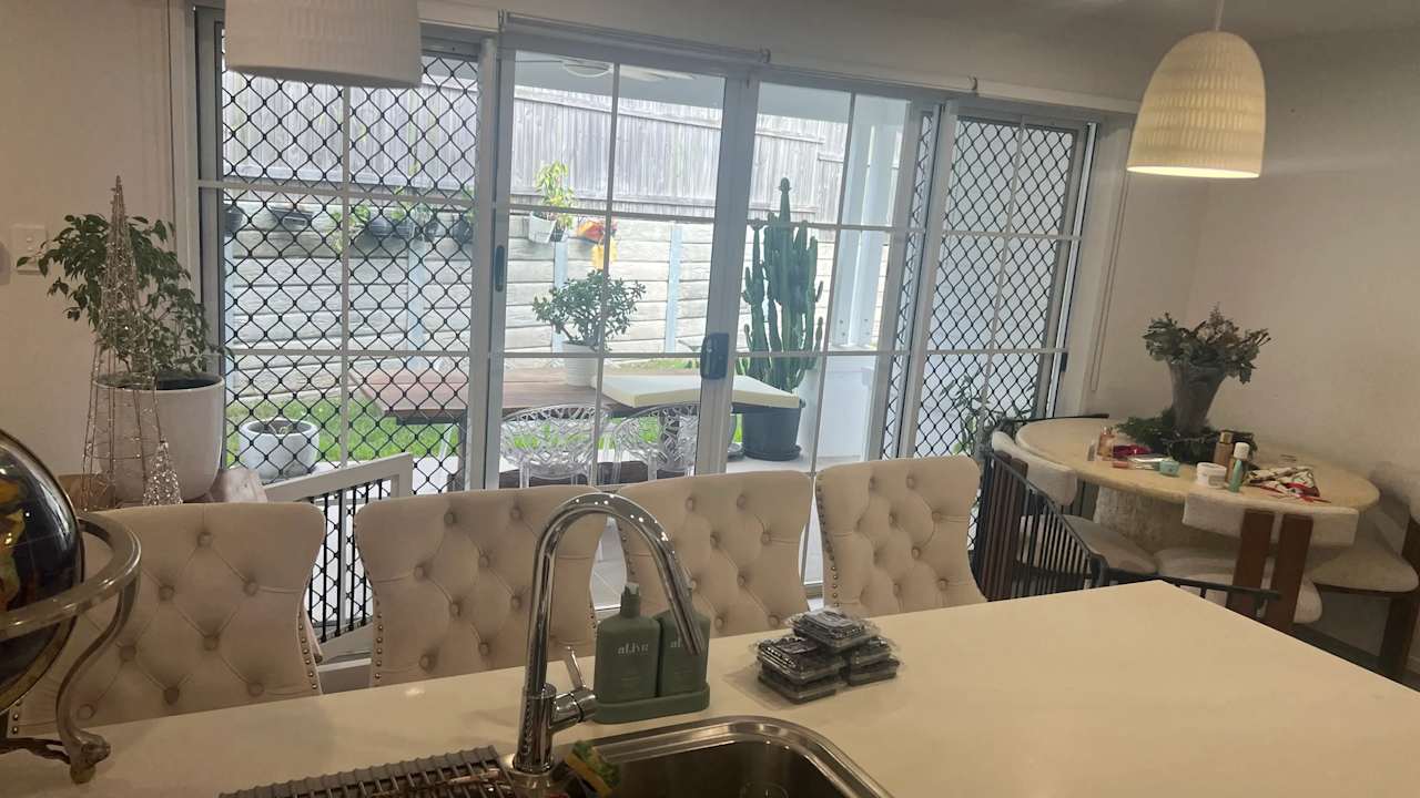 Whole property with 2 rooms for rent