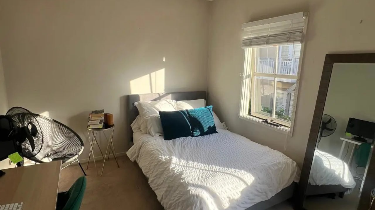 Unfurnished room in a share house
