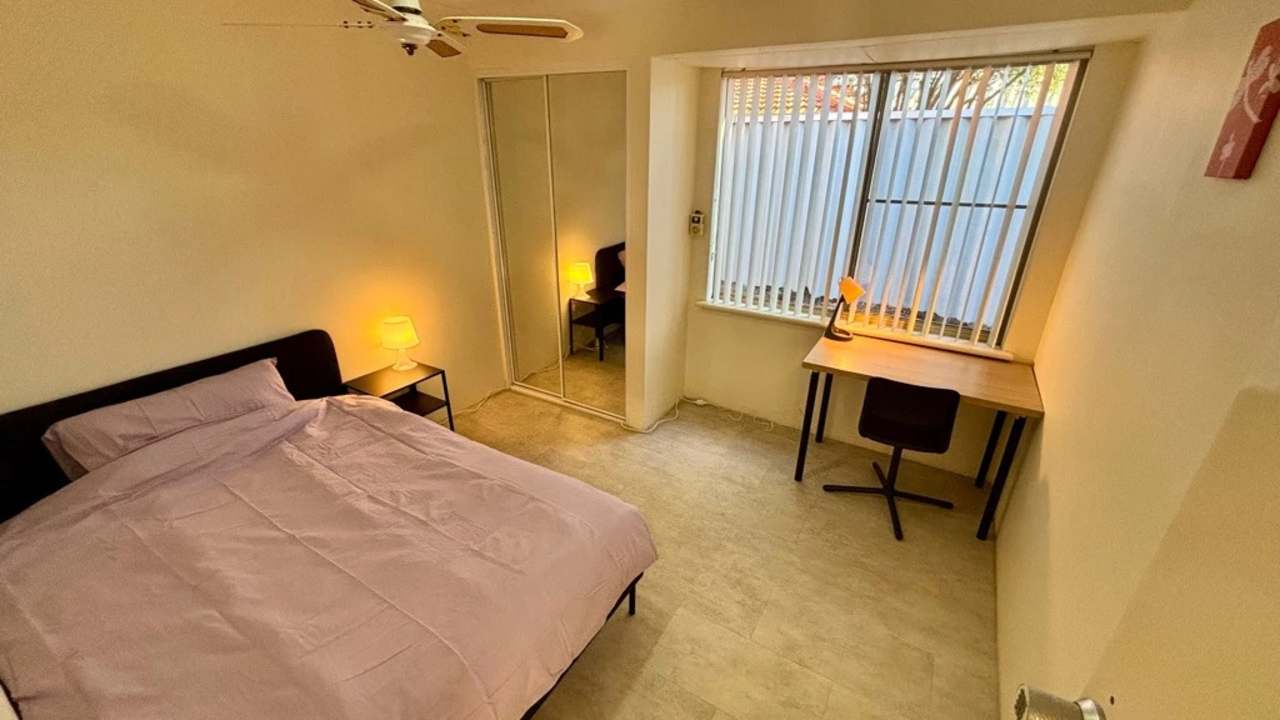 Room in a share house
