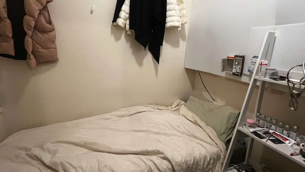 Furnished room in a flatshare