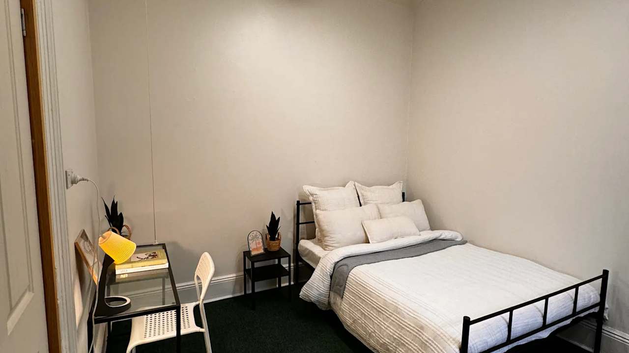 Furnished room in a share house