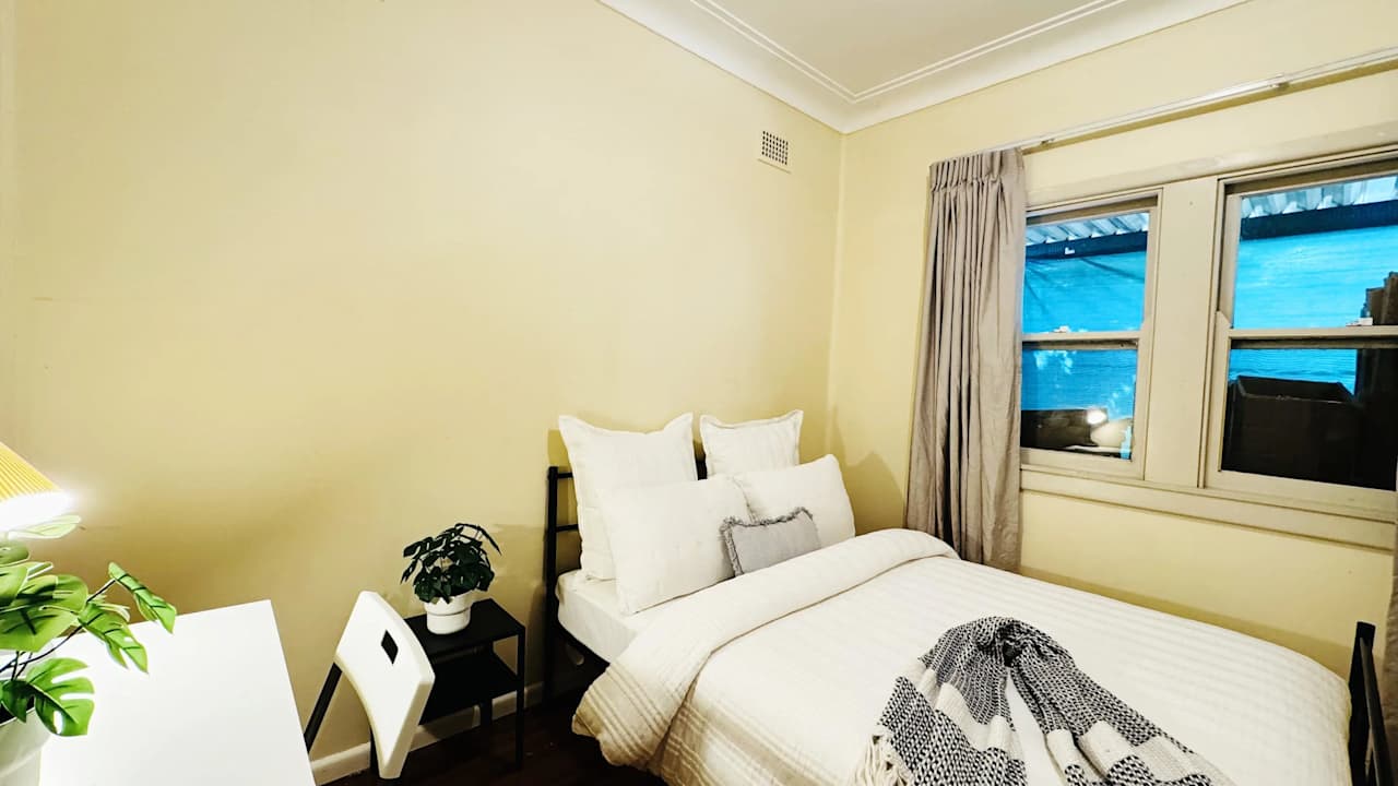 Furnished room in a share house