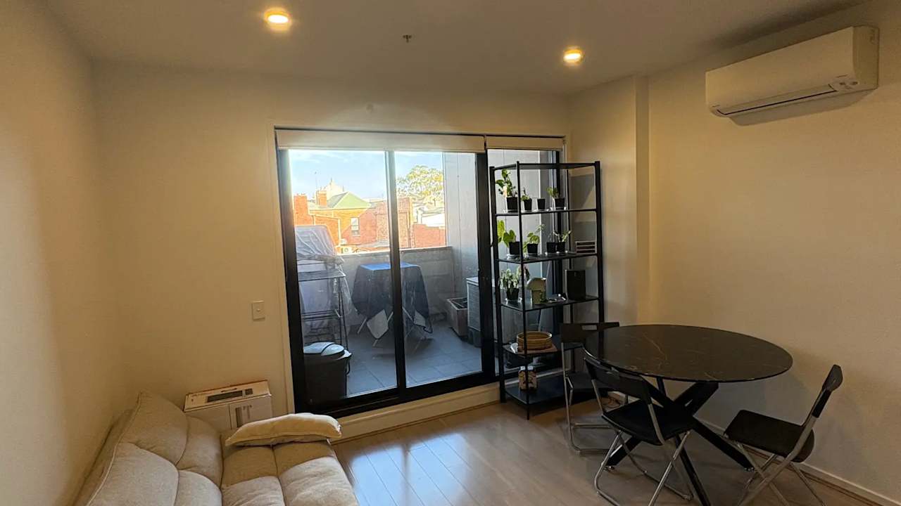 Unfurnished room with own bathroom