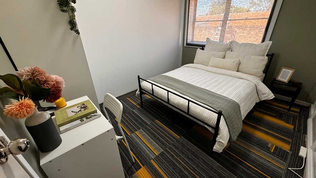 Furnished room in a flatshare