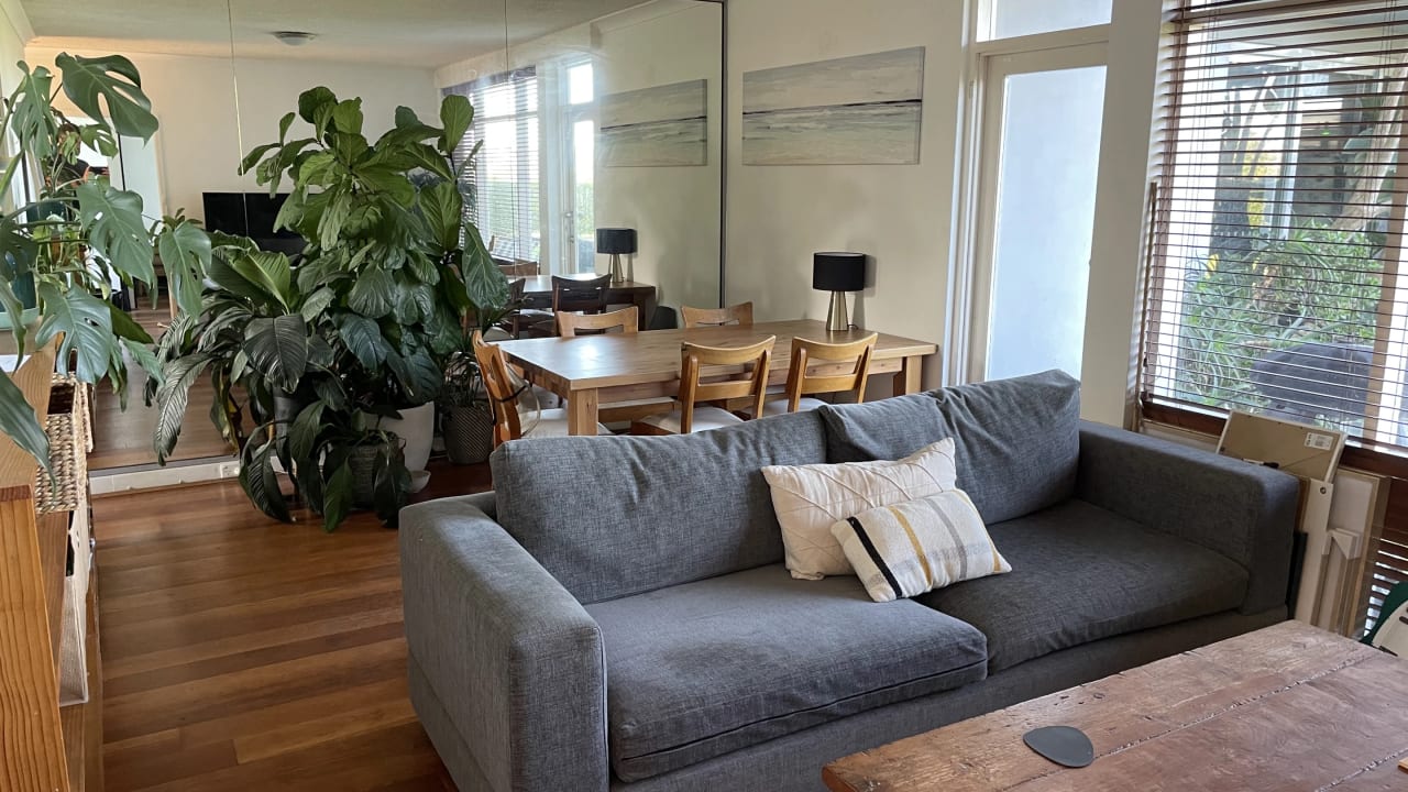 Furnished room in a flatshare