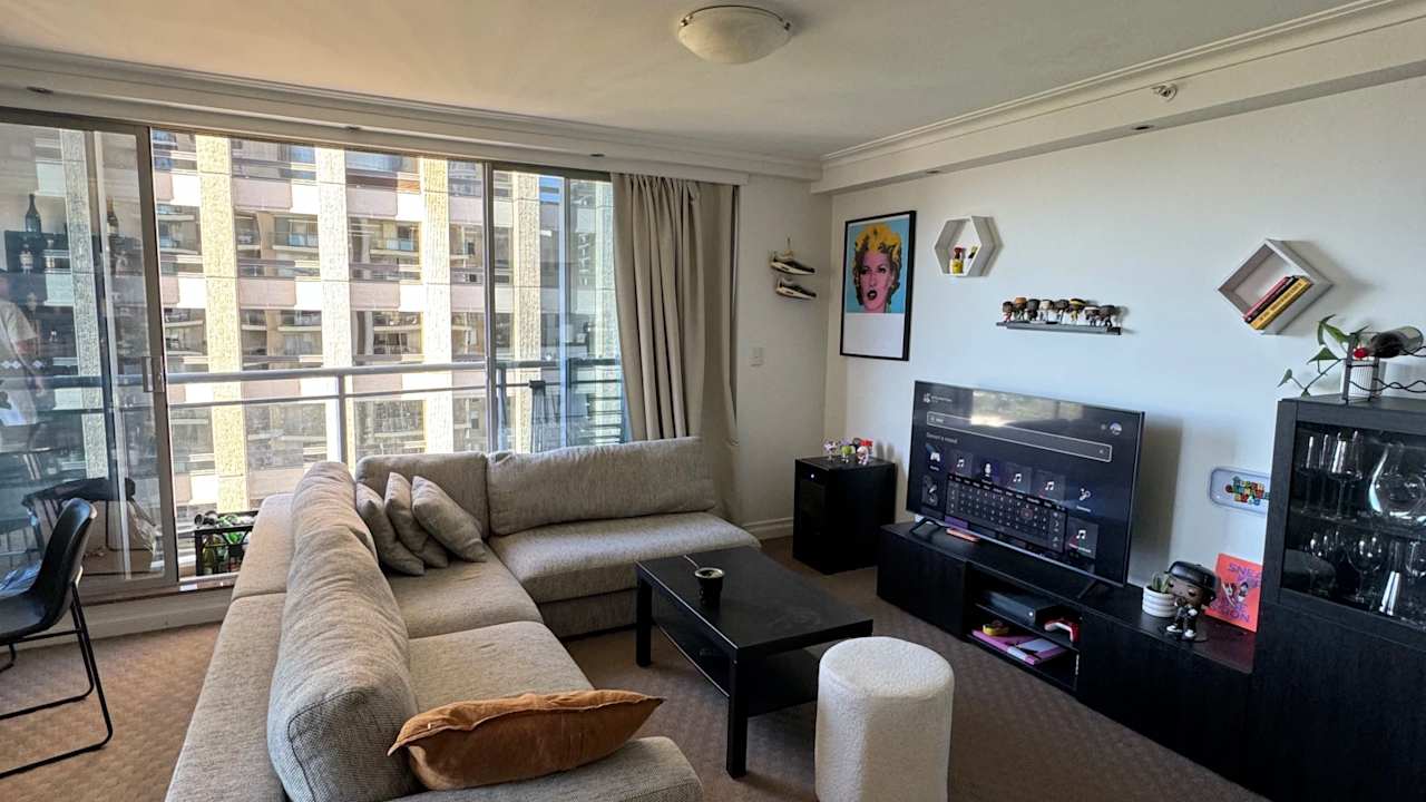 Furnished room with ensuite in a flatshare