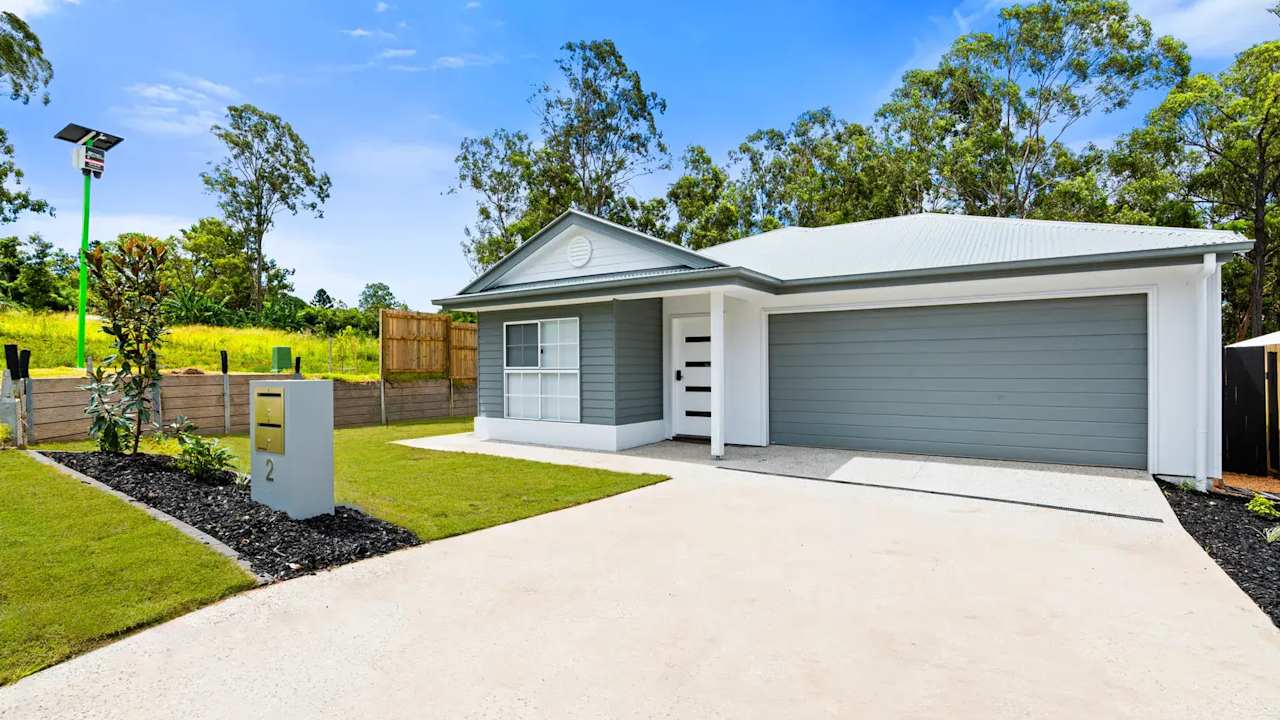 Furnished room with ensuite in a share house