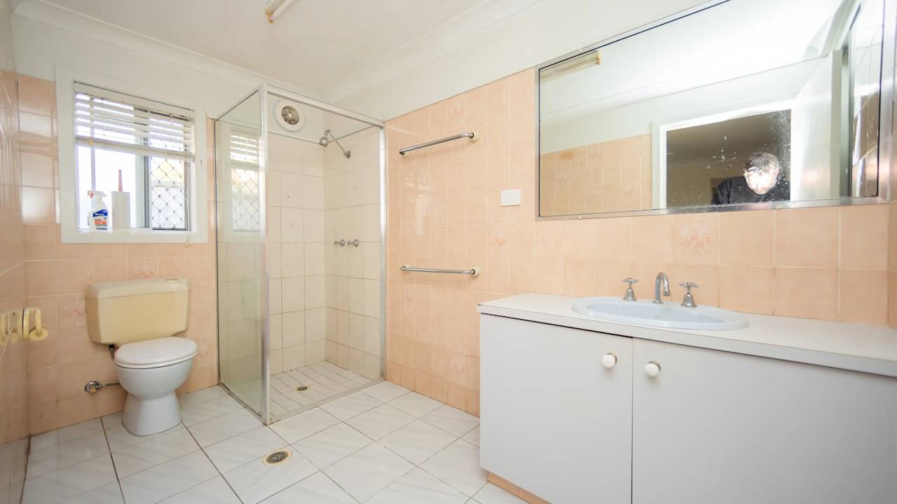 Room in a share house