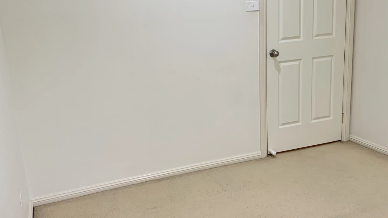 Unfurnished room in a share house