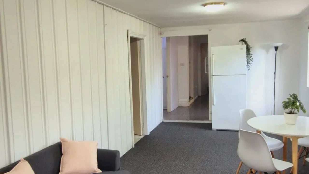 Furnished room in a share house