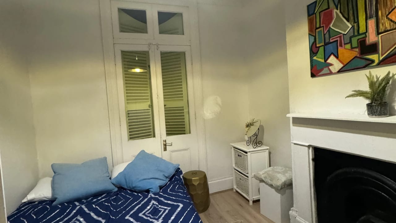 Furnished room in a share house