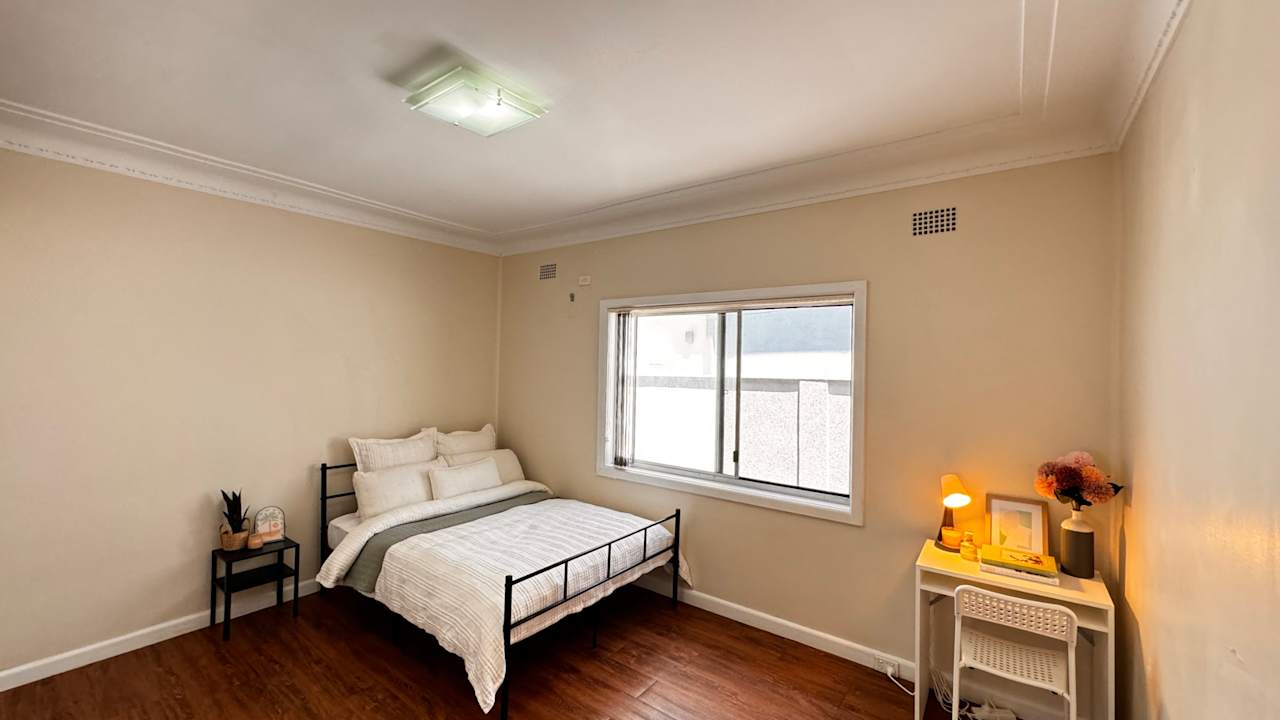 Furnished room in a flatshare