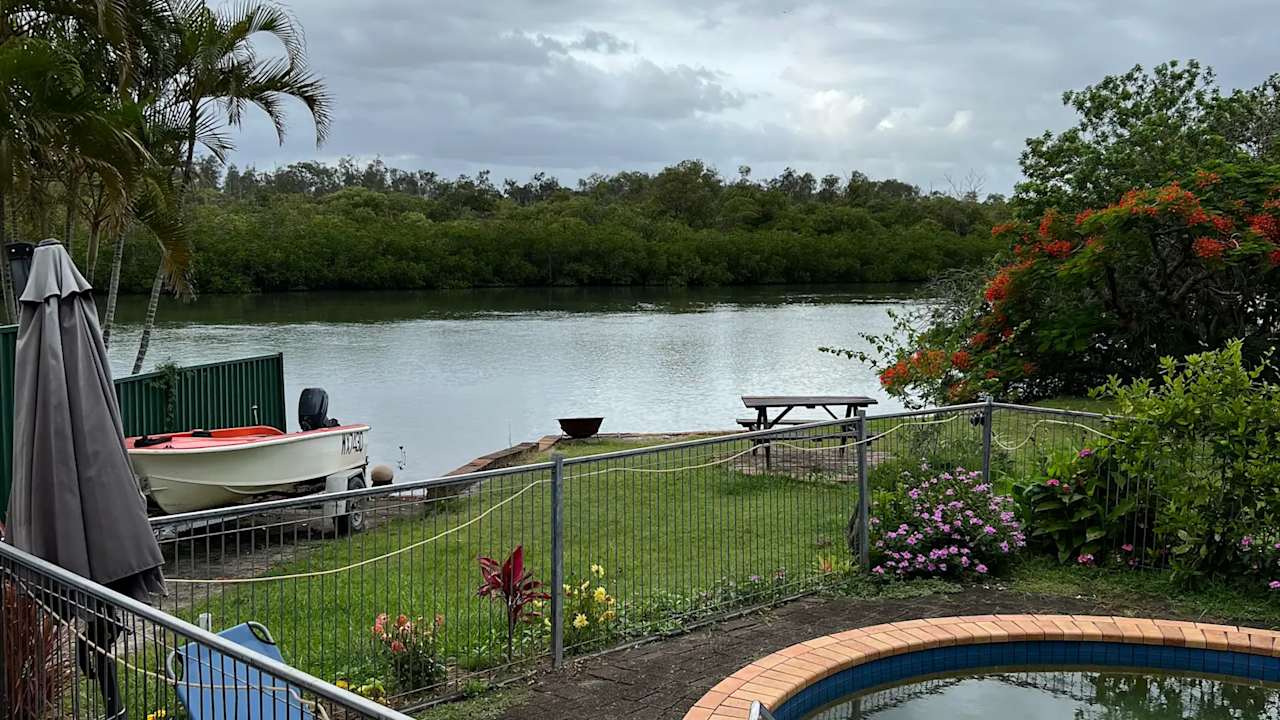 Unfurnished room with own bathroom