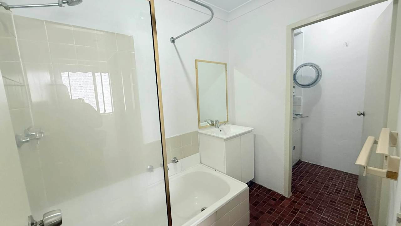 Whole property with 2 rooms for rent