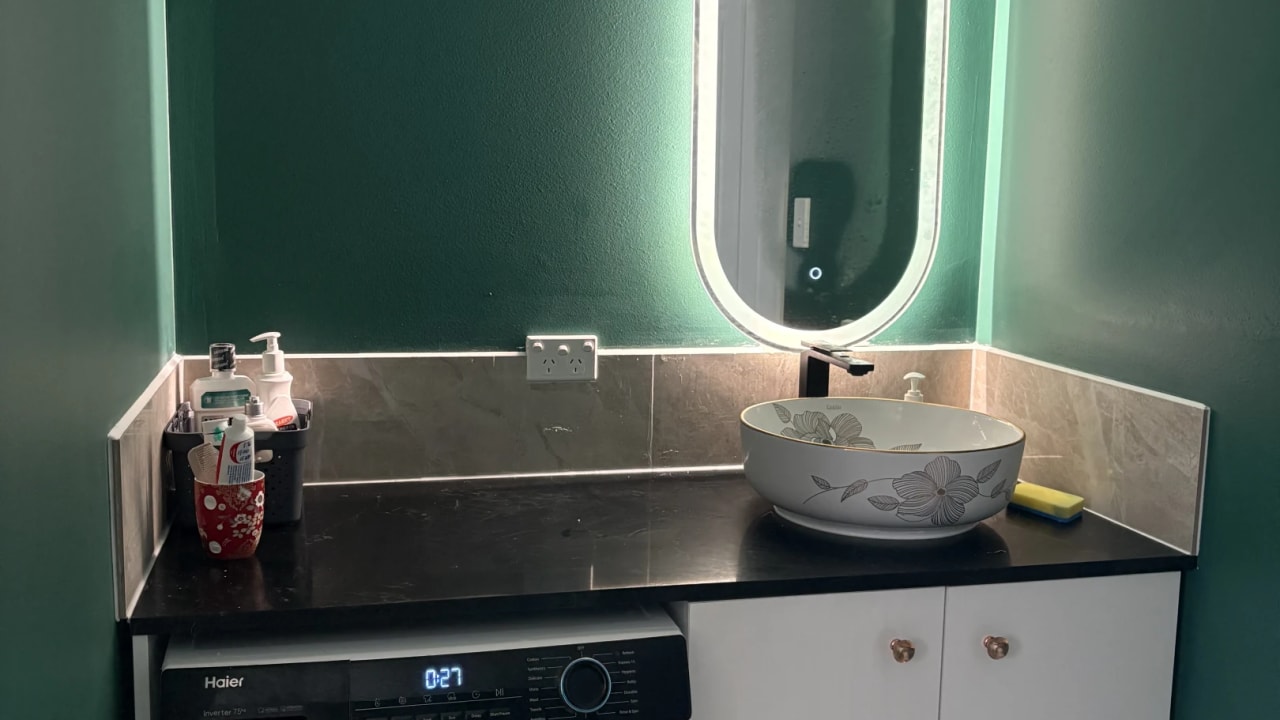 Room with ensuite in a share house