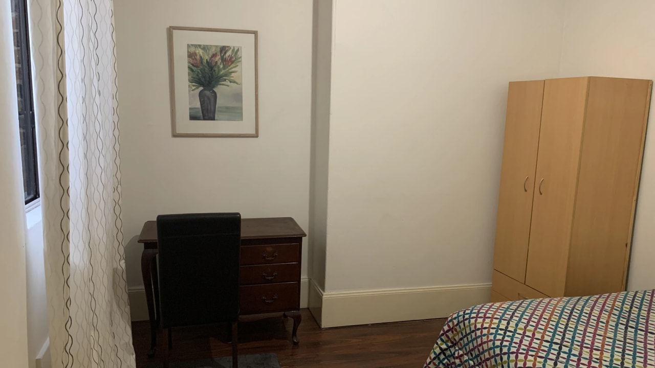 Furnished room in a flatshare