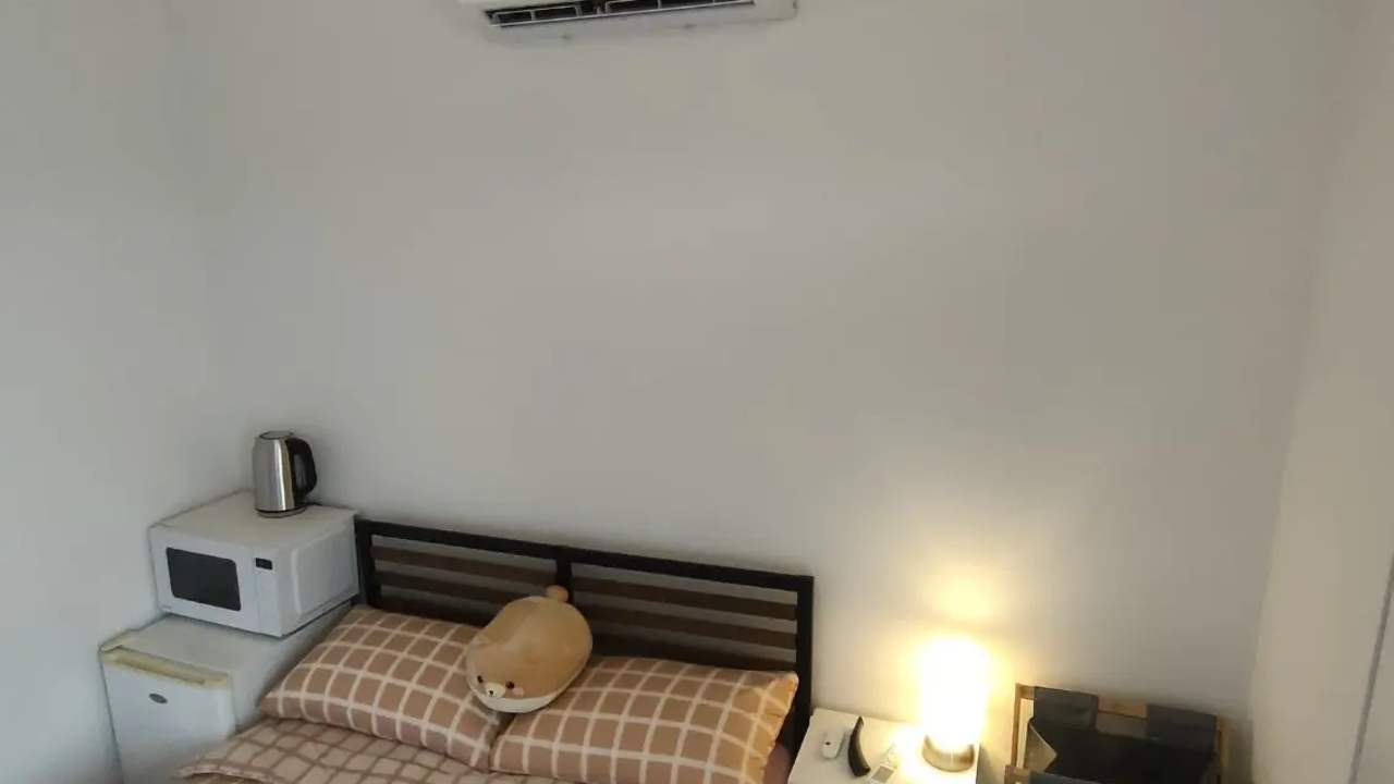 Furnished room with own bathroom