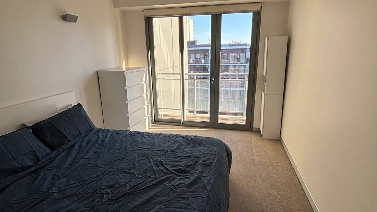 Furnished room with own bathroom