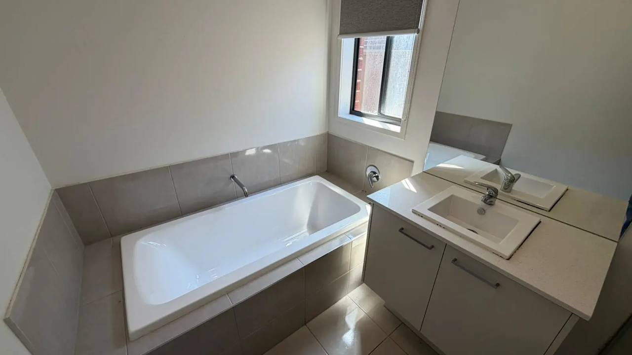 Furnished room with ensuite in a share house