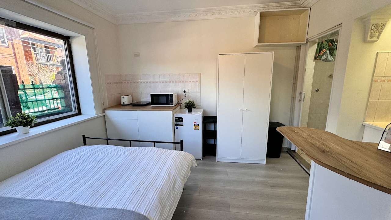 Furnished room studio flat for rent