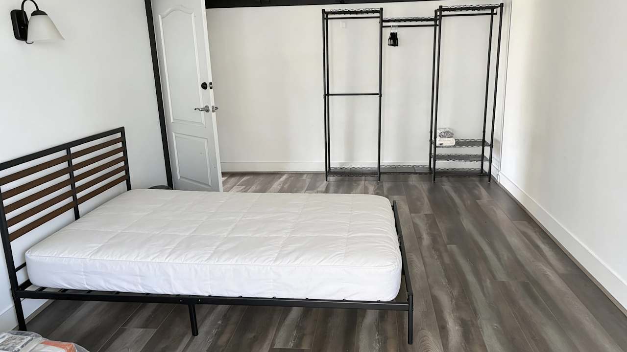 Room in a share house