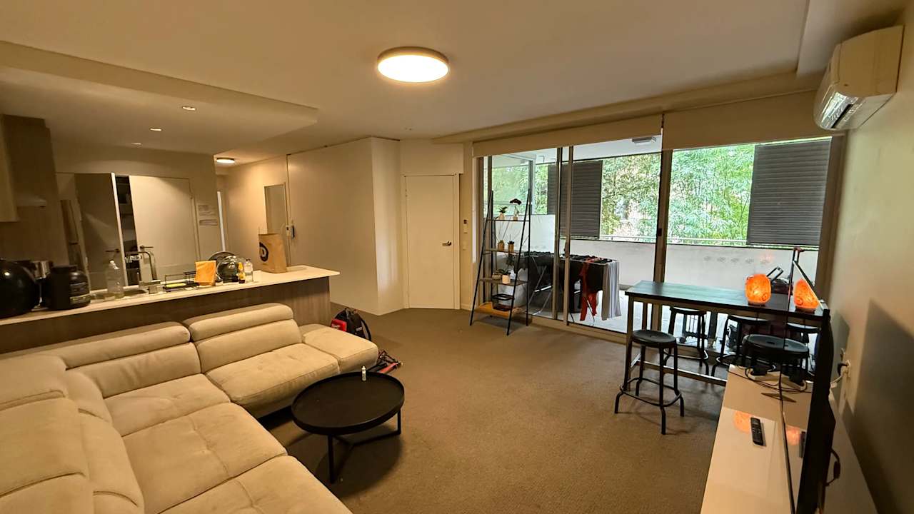 Furnished room in a flatshare