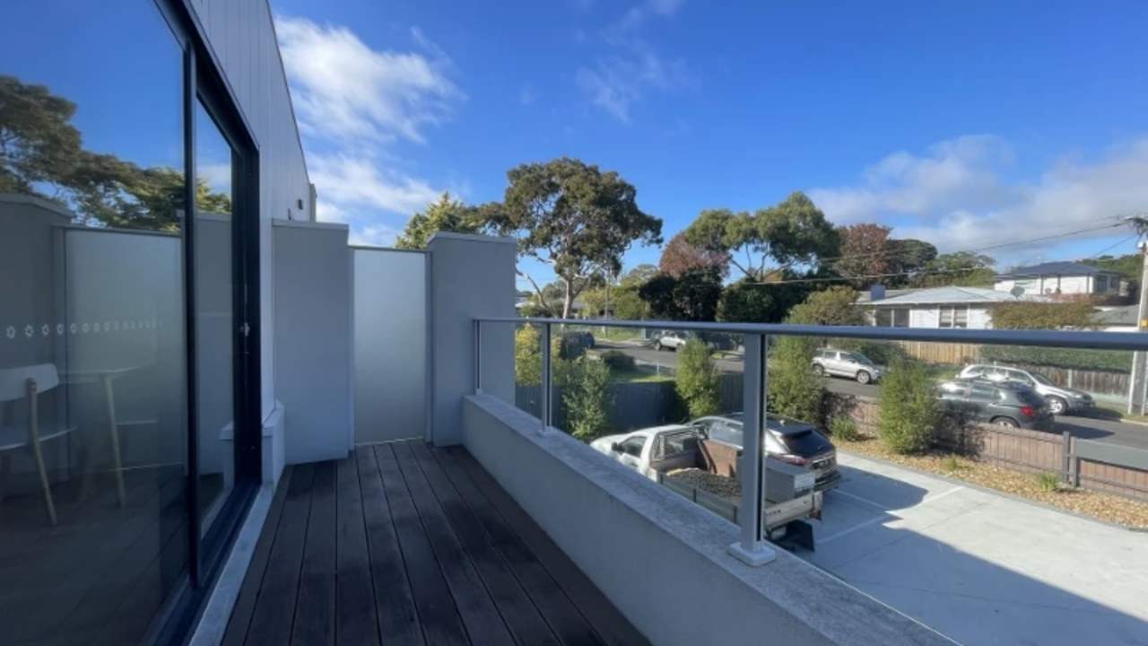 Furnished room with ensuite in a share house