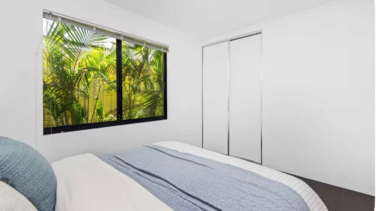 Room in a share house
