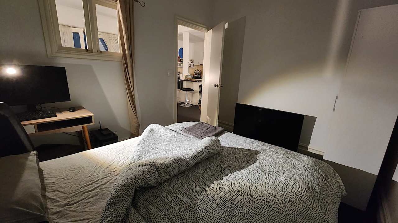 Furnished room in a flatshare