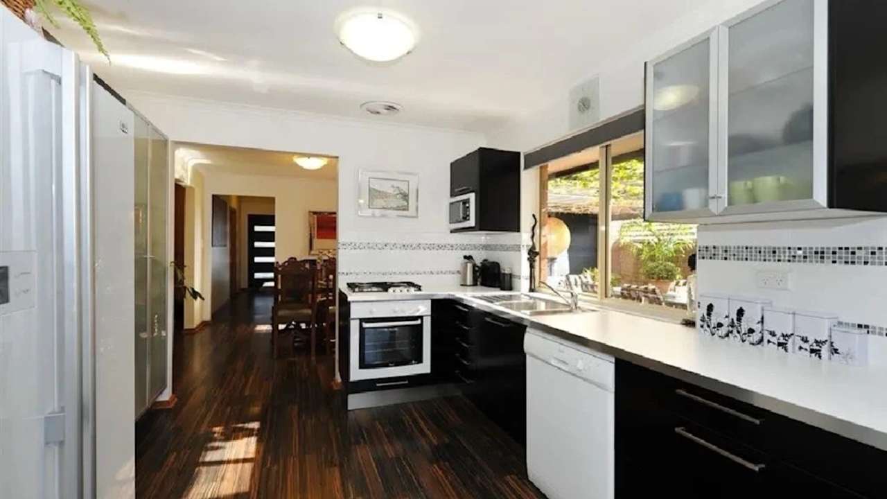 Room in a share house