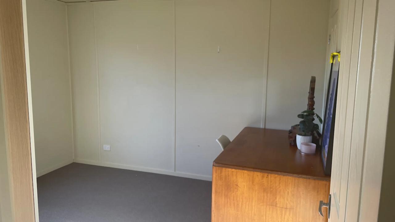 Unfurnished room in a flatshare