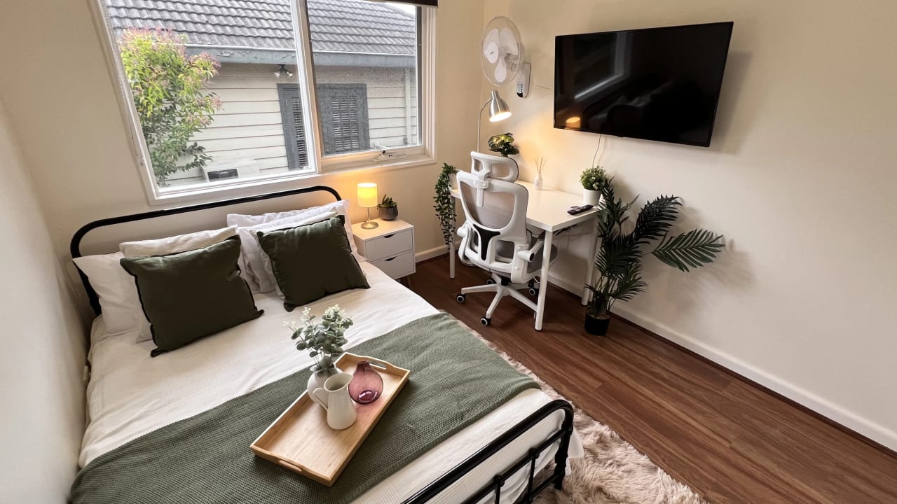 Furnished room in a share house