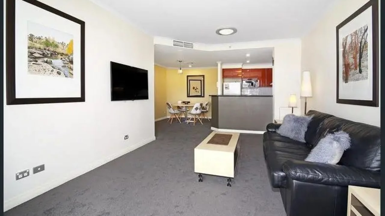 Furnished room with ensuite in a flatshare