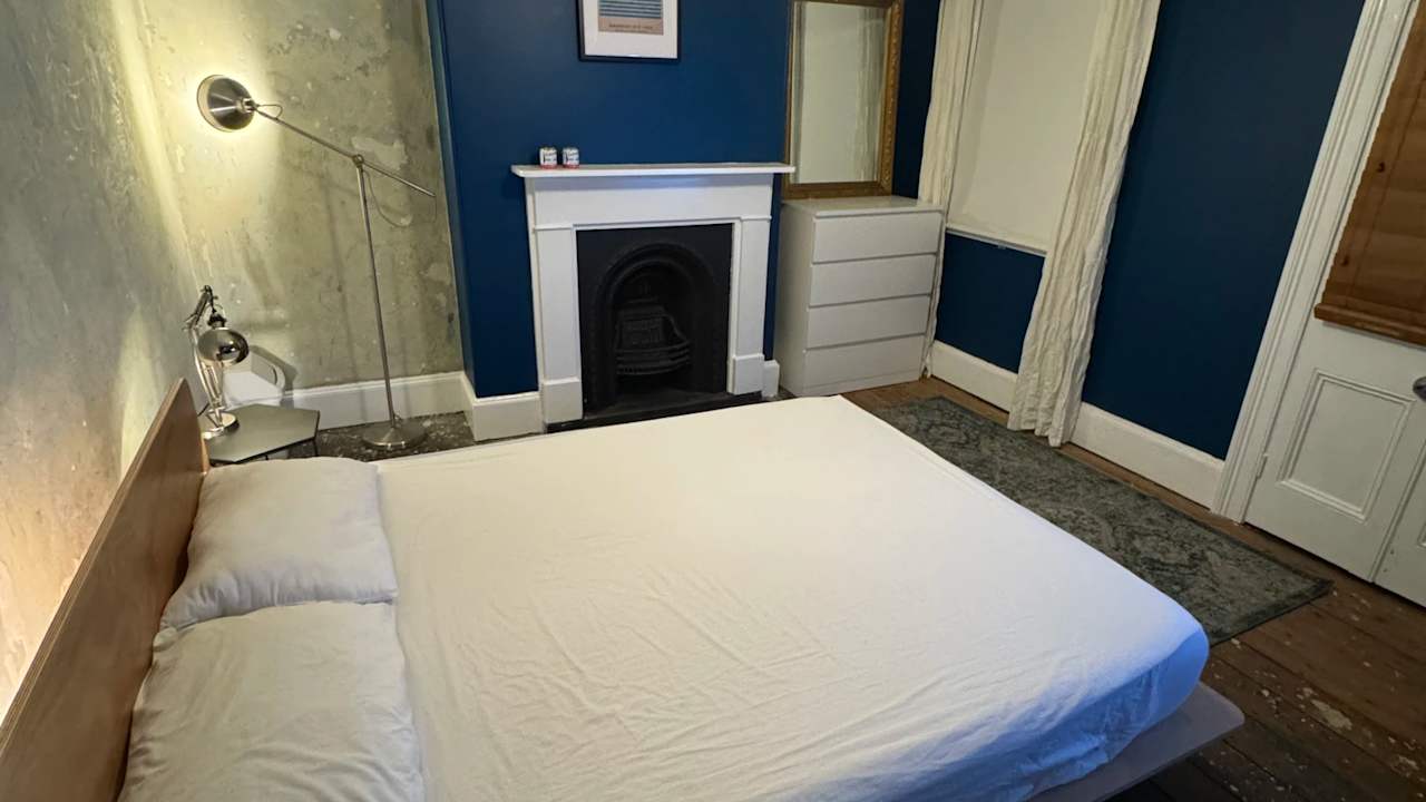 Room in a share house