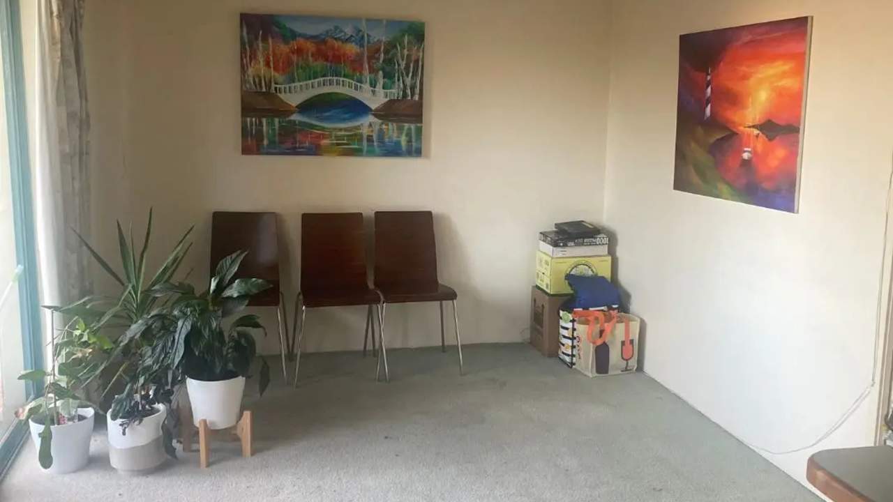 Unfurnished room in a flatshare
