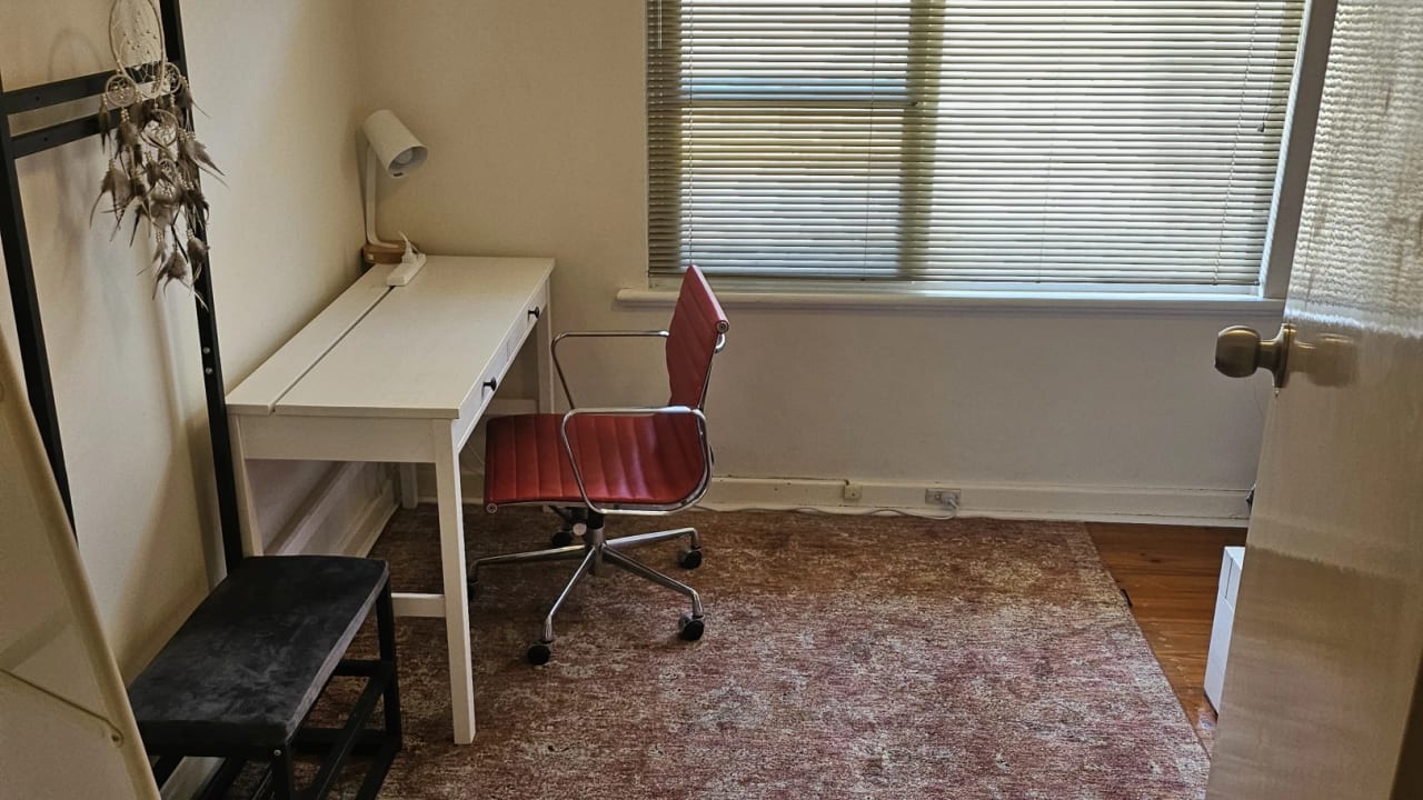Room in a share house