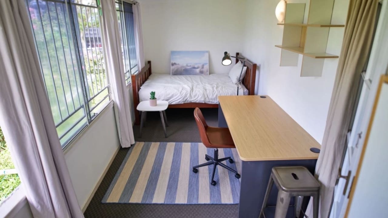 Furnished room in a share house