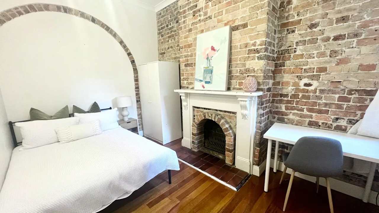 Room in a share house
