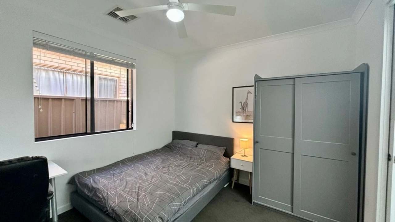 Room in a share house