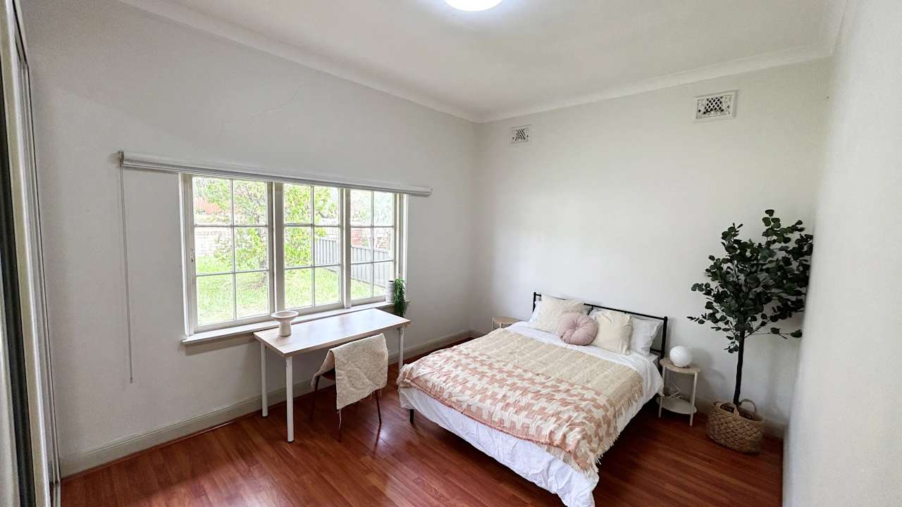 Room in a share house