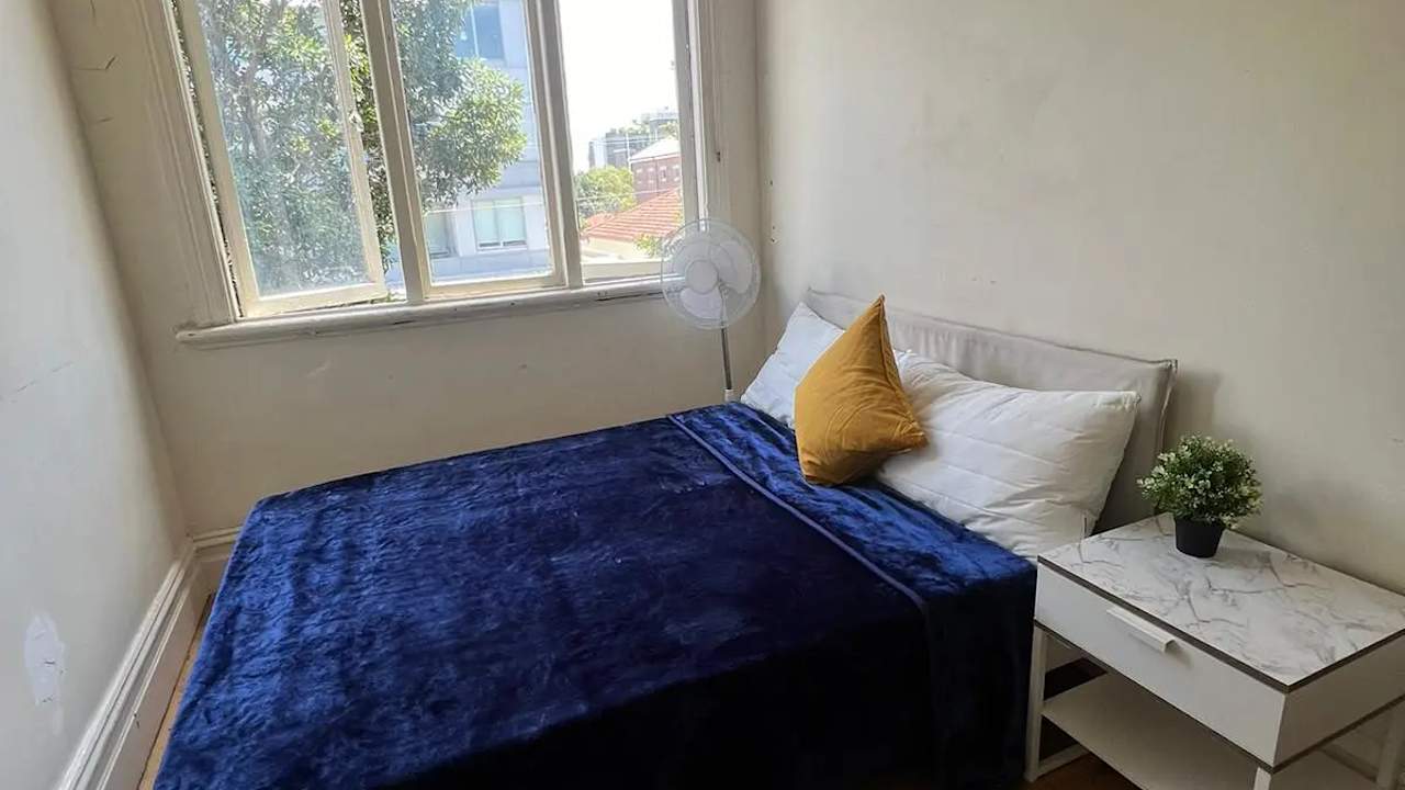 Furnished room in a share house